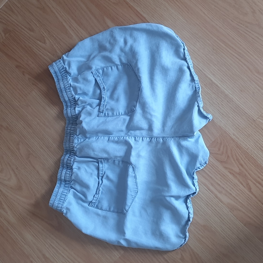 Shorts‎ - Picture 5 of 6